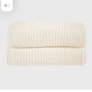 Big Blanket Co Premier Plush Blanket - 10x10 - Cream Brand New NWT  MSRP $259